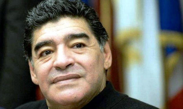 Anche Maradona lascia fuori i giornali on line