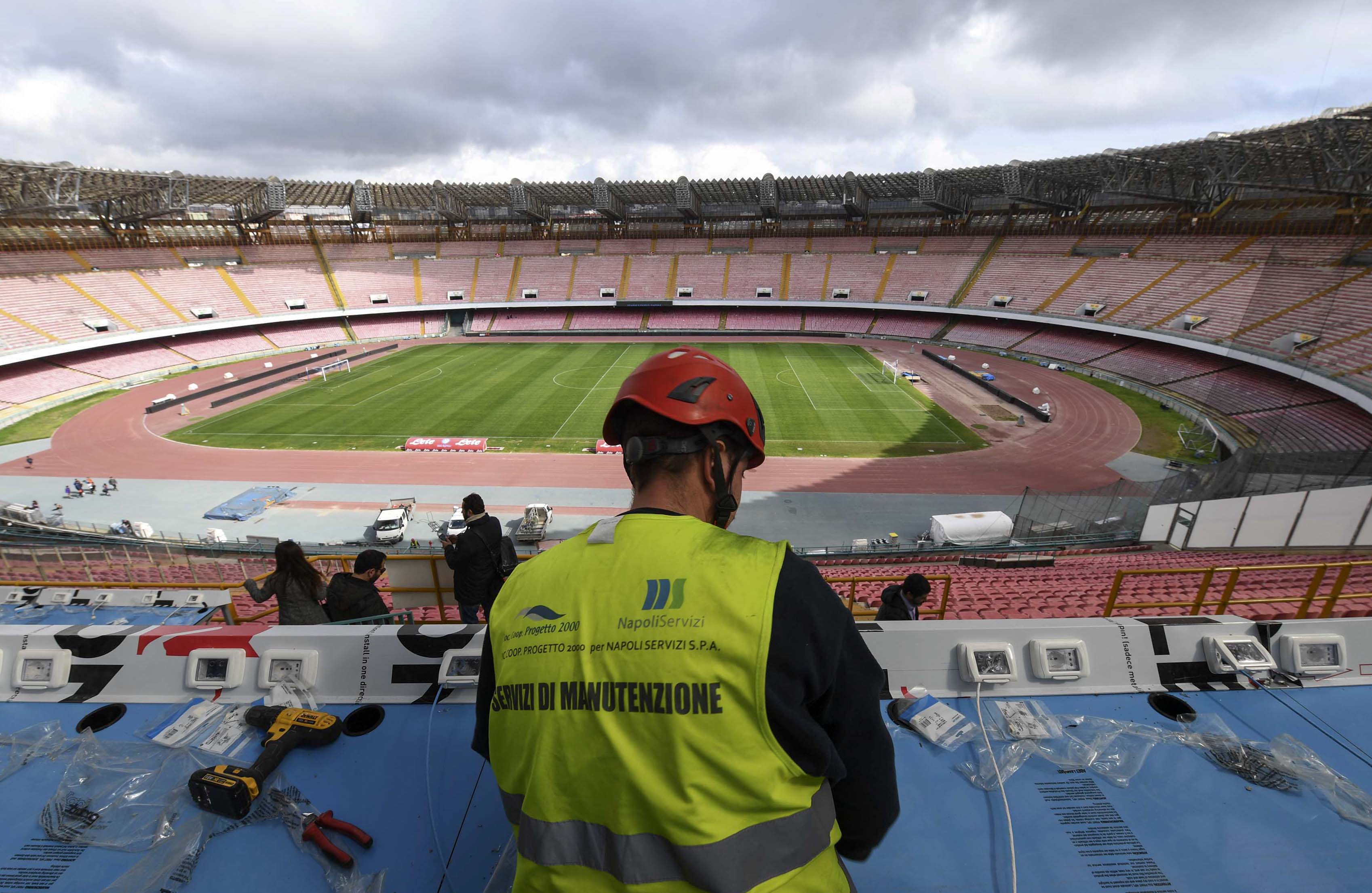 San Paolo, rischio settori chiusi per l’inizio della stagione. Auricchio: «Alternativa è il servizio a tariffa»