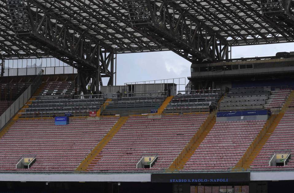 Stadio San Paolo, settori chiusi per i sediolini nuovi. Il Napoli attende per gli abbonamenti