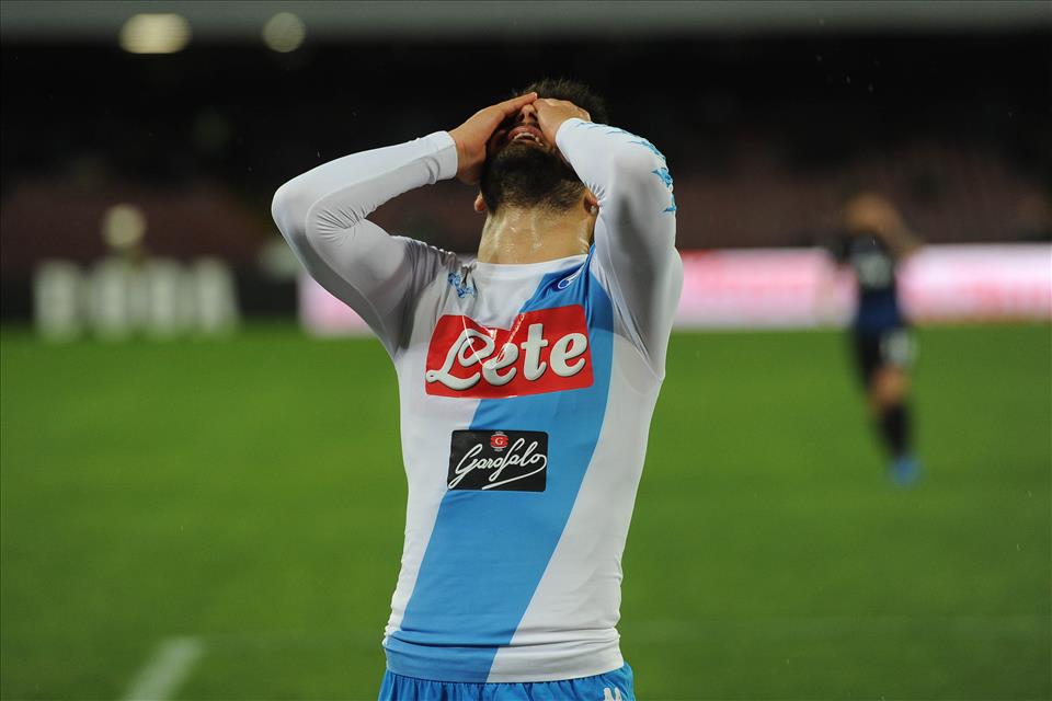 Il Napoli, l’Atalanta e il senso di fasciarsi la testa dopo essersi slogati la caviglia Il Napoli, l’Atalanta e il senso di fasciarsi la testa dopo essersi slogati la caviglia