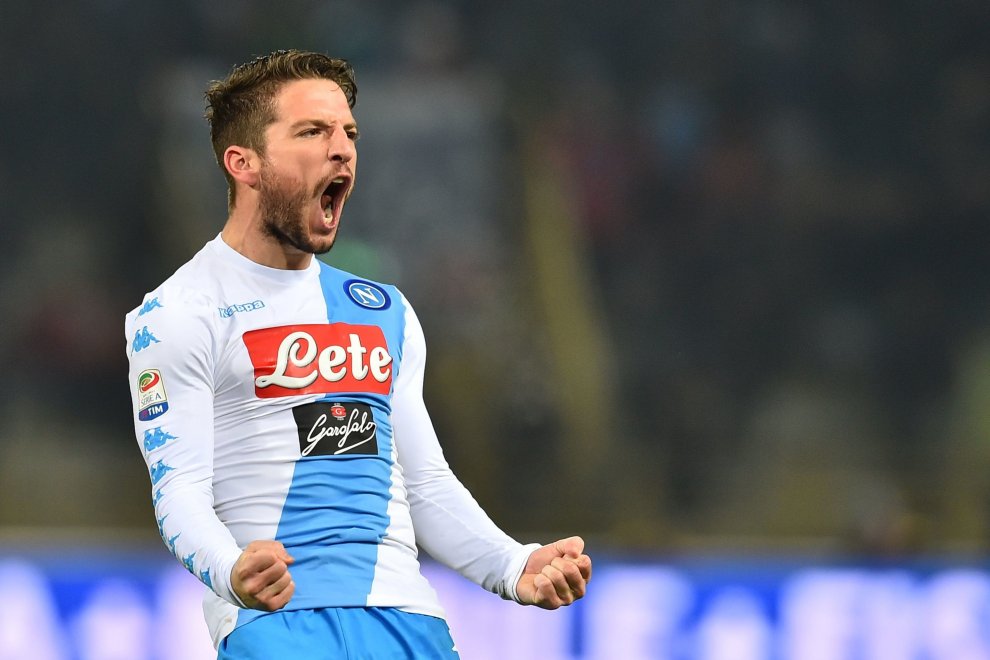 Mertens centravanti si è guadagnato la maglia da titolare per il Bernabeu. Da centravanti Mertens centravanti si è guadagnato la maglia da titolare per il Bernabeu. Da centravanti