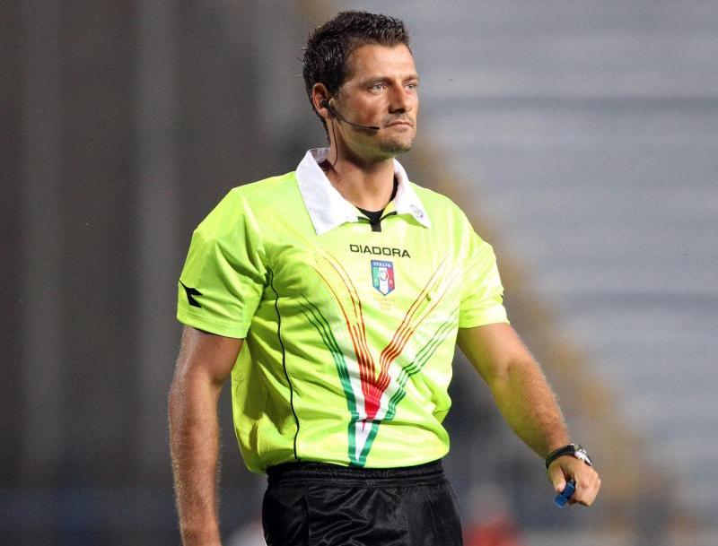 Contro il Genoa fischia Giacomelli: ha arbitrato Pescara-Napoli 2-2 Contro il Genoa fischia Giacomelli: ha arbitrato Pescara-Napoli 2-2