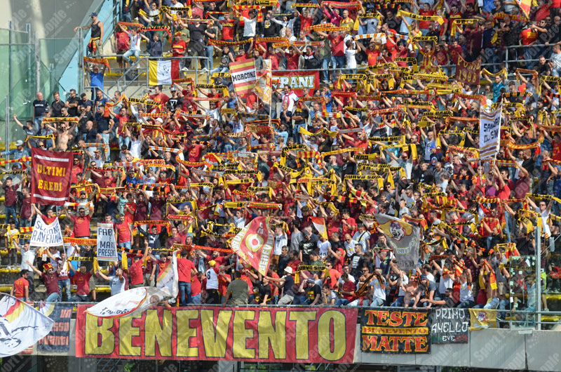 Una sconfitta non ferma il Benevento. Il lungo applauso del pubblico lo conferma