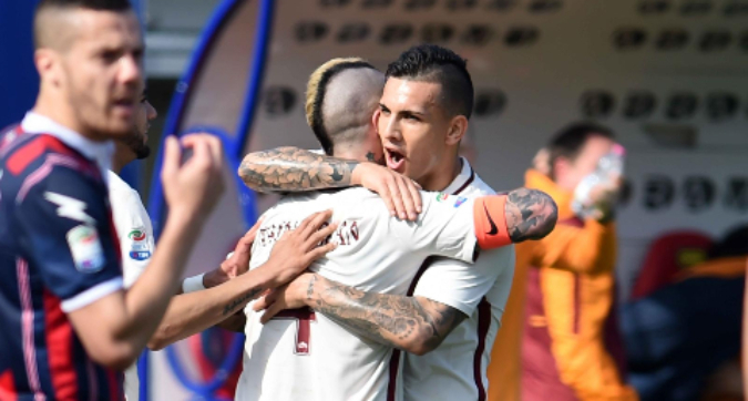 La Roma vince 2-0 a Crotone, segnano Nainggolan e Dzeko: giallorossi ancora avanti