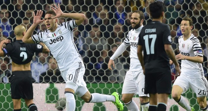 Champions, la Juventus non sbaglia: Pjaca e Dani Alves, Porto battuto 2-0