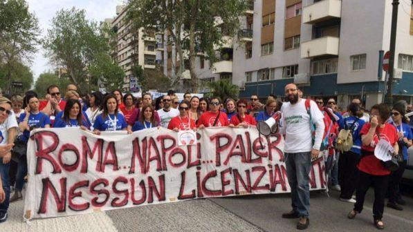 I lavoratori Almaviva dicono sì all’accordo: 547 sì su 690 votanti. Salvi 850 posti di lavoro I lavoratori Almaviva dicono sì all’accordo: 547 sì su 690 votanti. Salvi 850 posti di lavoro