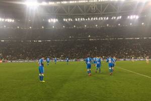 Si parlerà solo di arbitri ma il Napoli è vivo. Ottimo primo tempo, leggerezze nel secondo item-thumbnail