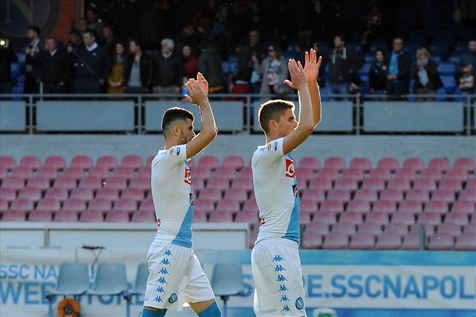 Tanto possesso palla, ma poco Napoli contro il Crotone. Rischiato il remake del Palermo Tanto possesso palla, ma poco Napoli contro il Crotone. Rischiato il remake del Palermo