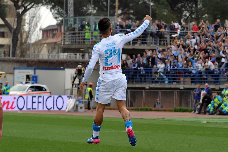 Il Napoli, le zeppole, la torta paradiso e purgatorio