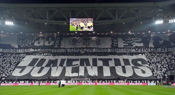 nonni e bambini in curva sud