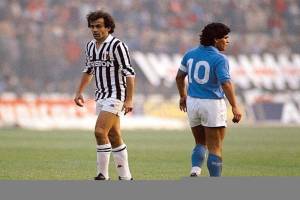 Quando Agnelli pungolò Platini: “Maradona centra la traversa da centrocampo, lei sarebbe capace?” item-thumbnail