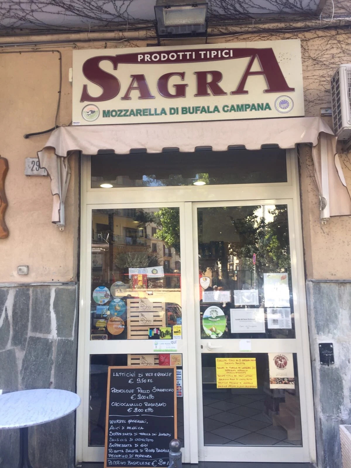 Compleanno e degustazione napolista