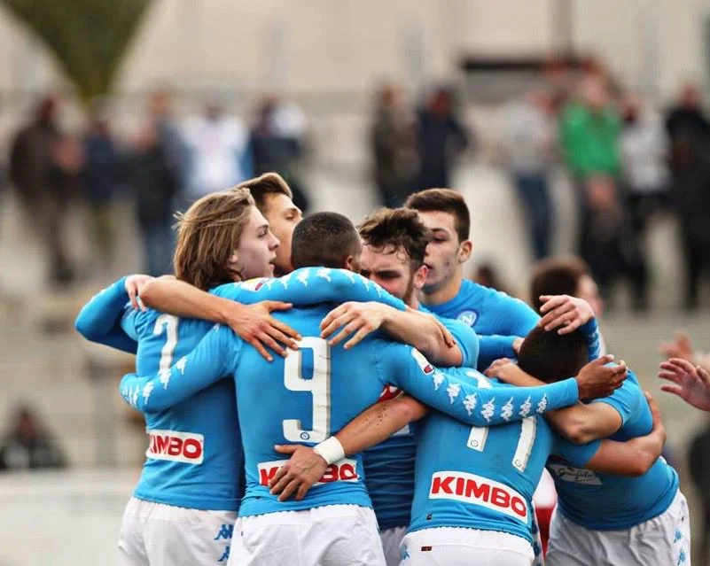 Il Napoli Primavera batte il Bologna 2-1 e approda ai quarti di finale a Viareggio