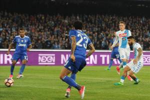 I cinque gesti tecnici di Napoli-Juventus: Callejon libera Insigne, i flash dei centravanti item-thumbnail