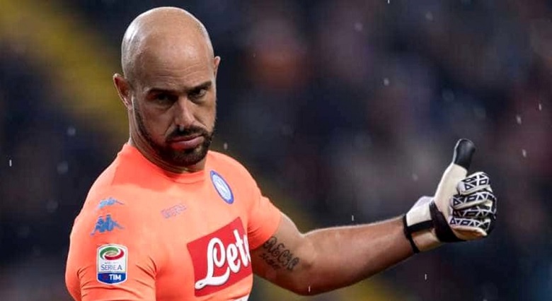 Il Telegraph: «Il Manchester City vicino a Reina. Offre 2,6 milioni, il Napoli ne vuole 4,4»