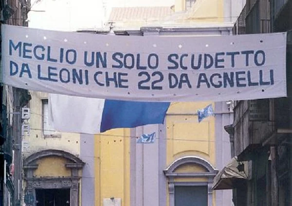Napoli, striscione, scudetto