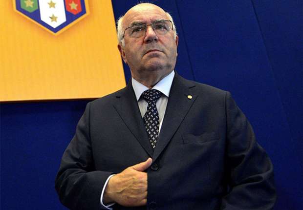 Tavecchio: «La Serie A costretta a giocare per i diritti tv. I club hanno già anticipato quei soldi alle banche»