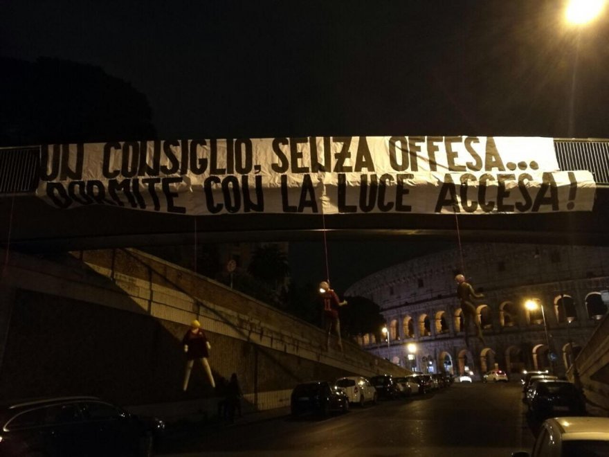 Roma: manichini impiccati di De Rossi, Nainggolan e Salah al Colosseo