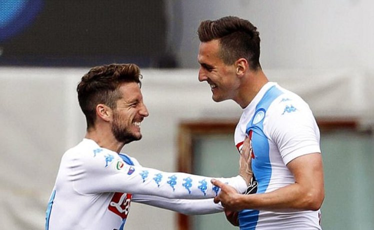 Chi sarà il prossimo centravanti del Napoli: Mertens o Milik?