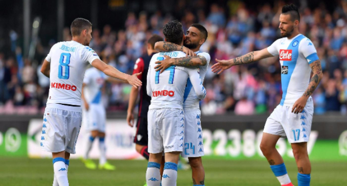 Doppio Mertens e Insigne, tre gol al Cagliari: il Napoli è secondo
