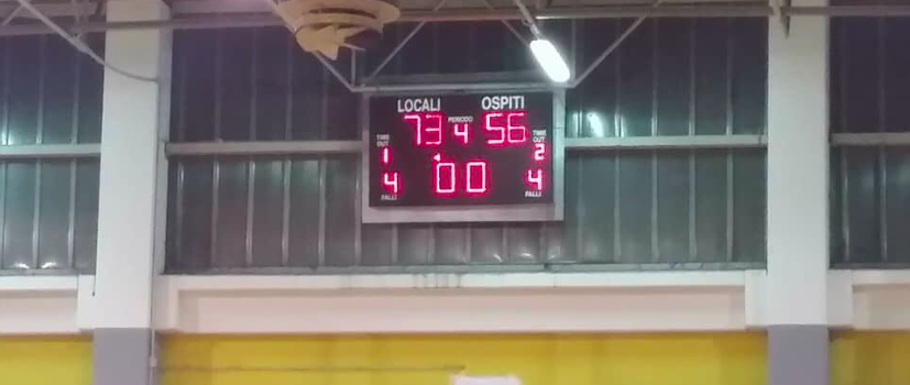 Vsnijic trascina Napoli basket. Vinta gara 1 della finale playoff: 73-56 Vsnijic trascina Napoli basket. Vinta gara 1 della finale playoff: 73-56