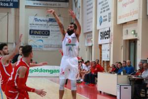 Barsanti guida il Napoli basket in semifinale playoff, vittoria a Senigallia item-thumbnail