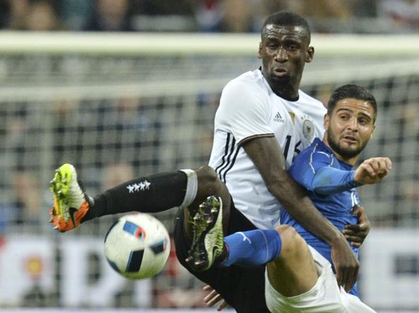Rudiger: «Non riesco a prendere Insigne, conosce e sfrutta la mia fisicità» Rudiger: «Non riesco a prendere Insigne, conosce e sfrutta la mia fisicità»