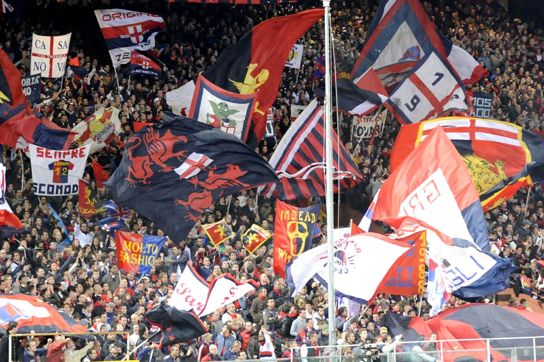 Il possibile azionariato popolare del Genoa: modello Bayern, tifosi e imprenditori rossoblu