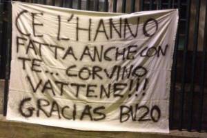 Fiorentina, striscione contro il club: “Ce l’hanno fatta anche con te, gracias Borja Valero” item-thumbnail