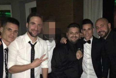 Cosa c’è oltre le foto tra i calciatori del Napoli e i tre arrestati? La Procura dice: niente Cosa c’è oltre le foto tra i calciatori del Napoli e i tre arrestati? La Procura dice: niente