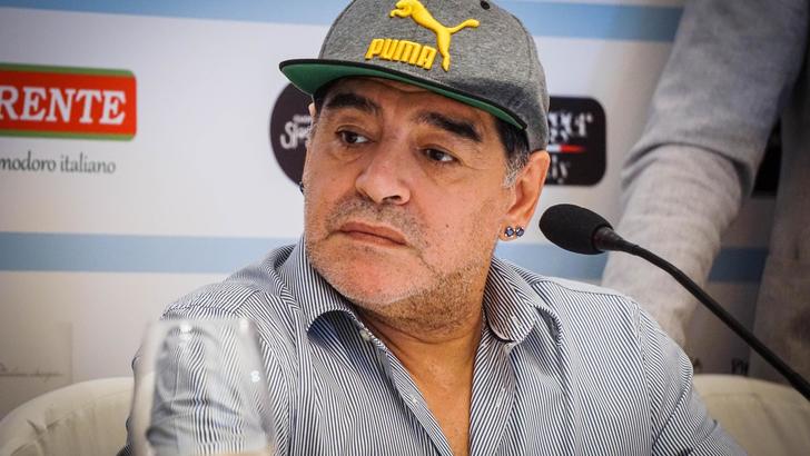 Maradona, prendi la cittadinanza e scappa