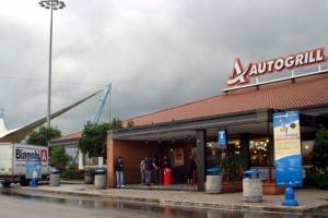 Quattro ultras del Napoli arrestati per un’aggressione in autogrill a tifosi della Juventus item-thumbnail