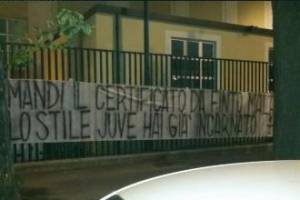 Tifosi della Fiorentina contro Bernardeschi: “Certificato da finto malato, coniglio!” item-thumbnail