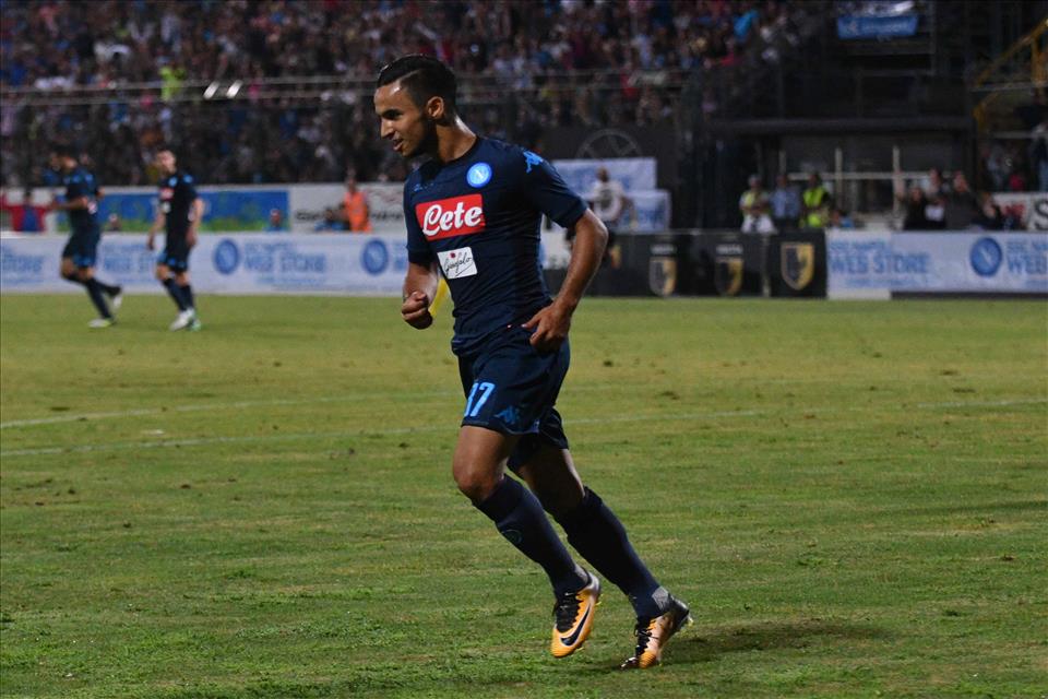 Ounas dètte ‘a zamma o Napule, Insigne ’êsse ‘a fà bbenedicere Ounas dètte ‘a zamma o Napule, Insigne ’êsse ‘a fà bbenedicere
