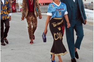 La moglie di Steve Harvey con la maglietta del Napoli firmata Dolce&Gabbana item-thumbnail