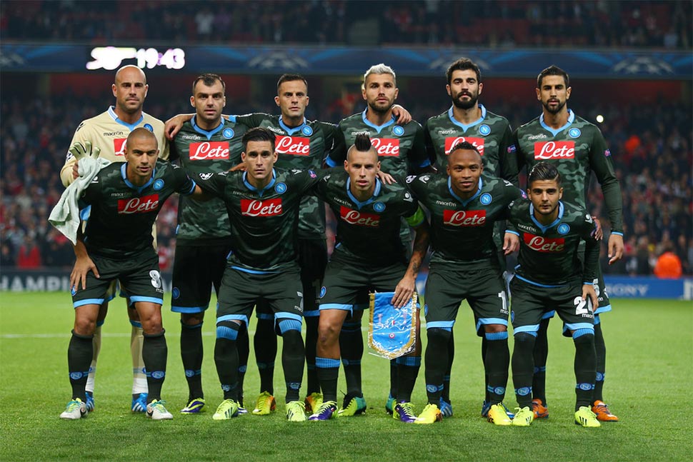 Quattro anni dopo, torna il camouflage: la Roma come il Napoli per la terza maglia