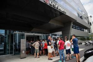 Milan, tifosi all’alba per gli abbonamenti alla nuova stagione item-thumbnail
