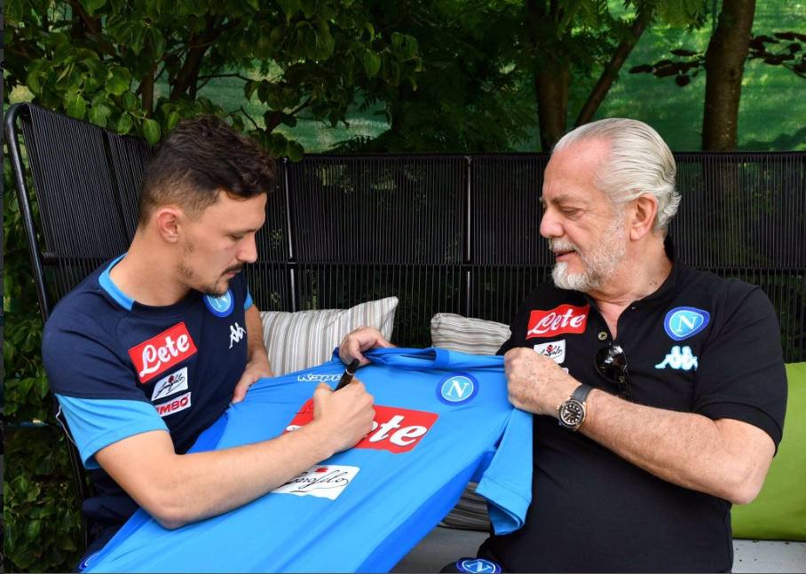 Perché il Napoli fa fatica a chiudere operazioni di mercato in Italia?