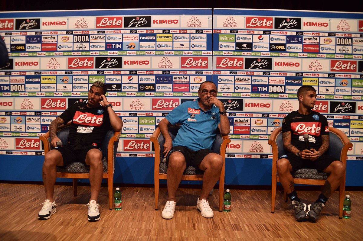 Sarri a Dimaro: «Non faccio nomi per il mercato, alleno e basta. Senza Benitez, certi giocatori non sarebbero arrivati a Napoli». Insigne: «Non so se è la Juventus a chiedere ai giocatori di perdere tempo» Sarri a Dimaro: «Non faccio nomi per il mercato, alleno e basta. Senza Benitez, certi giocatori non sarebbero arrivati a Napoli». Insigne: «Non so se è la Juventus a chiedere ai giocatori di perdere tempo»