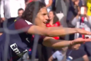 Il Psg compra Neymar ma segna sempre Cavani (con esultanza a coccodrillo) – VIDEO item-thumbnail