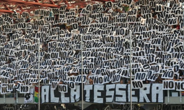 Il calcio italiano dice addio alla tessera del tifoso: le nuove procedure per gli stadi Il calcio italiano dice addio alla tessera del tifoso: le nuove procedure per gli stadi