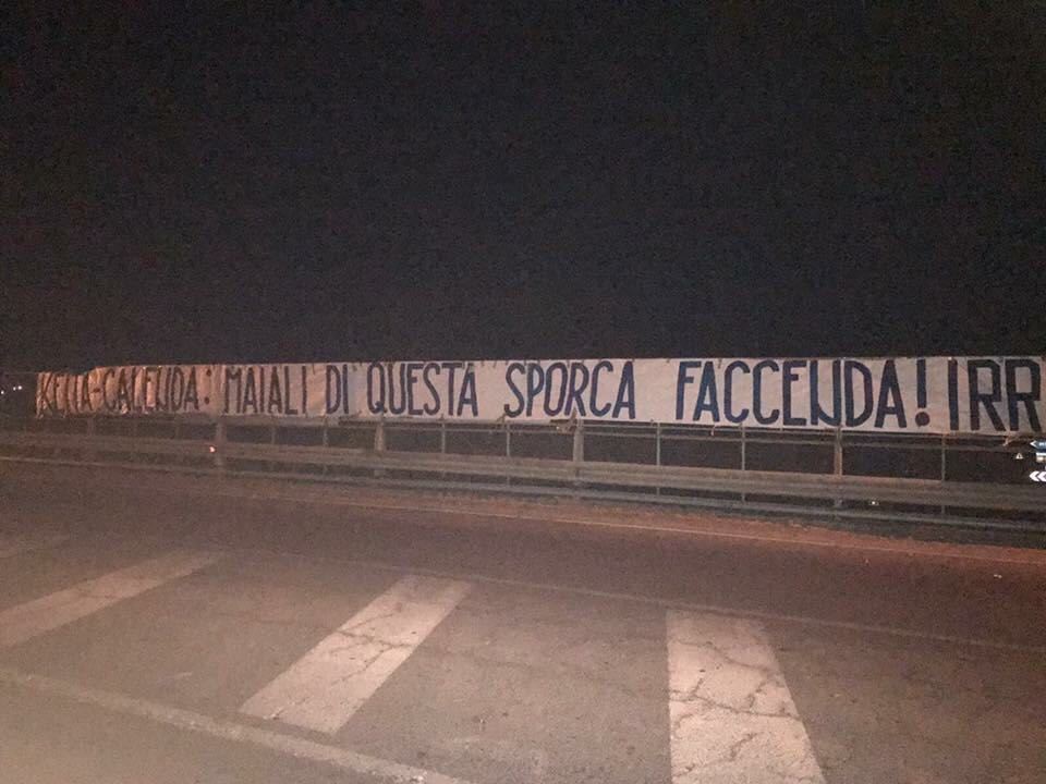 Scritte dei tifosi della Lazio contro Keita: «Maiale, verme, fuori dai coglioni» Scritte dei tifosi della Lazio contro Keita: «Maiale, verme, fuori dai coglioni»