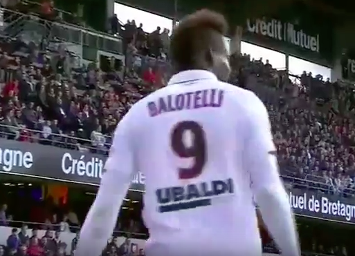 Vieira attacca Balotelli: “La mentalità di Mario mal si addice ad uno sport collettivo come il calcio” Vieira attacca Balotelli: “La mentalità di Mario mal si addice ad uno sport collettivo come il calcio”