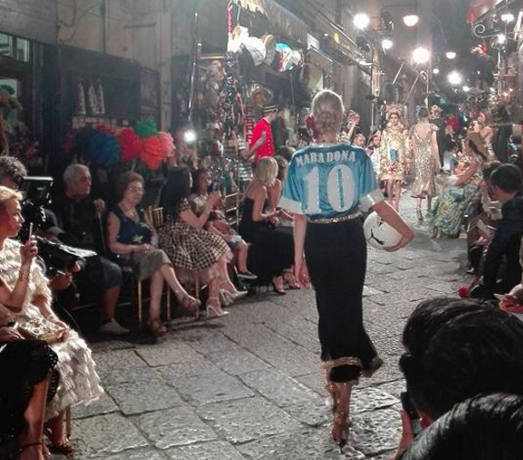 Maradona denuncia Dolce&Gabbana, vuole un risarcimento per l’uso della numero 10