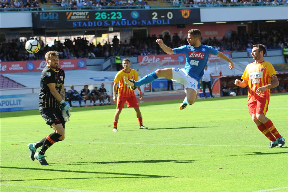 Serie A, anticipi e posticipi fino alla 29esima giornata: Napoli in notturna contro Benevento, Roma e Inter