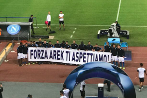 L’abbraccio della squadra e di Napoli a Milik “puveriello” item-thumbnail