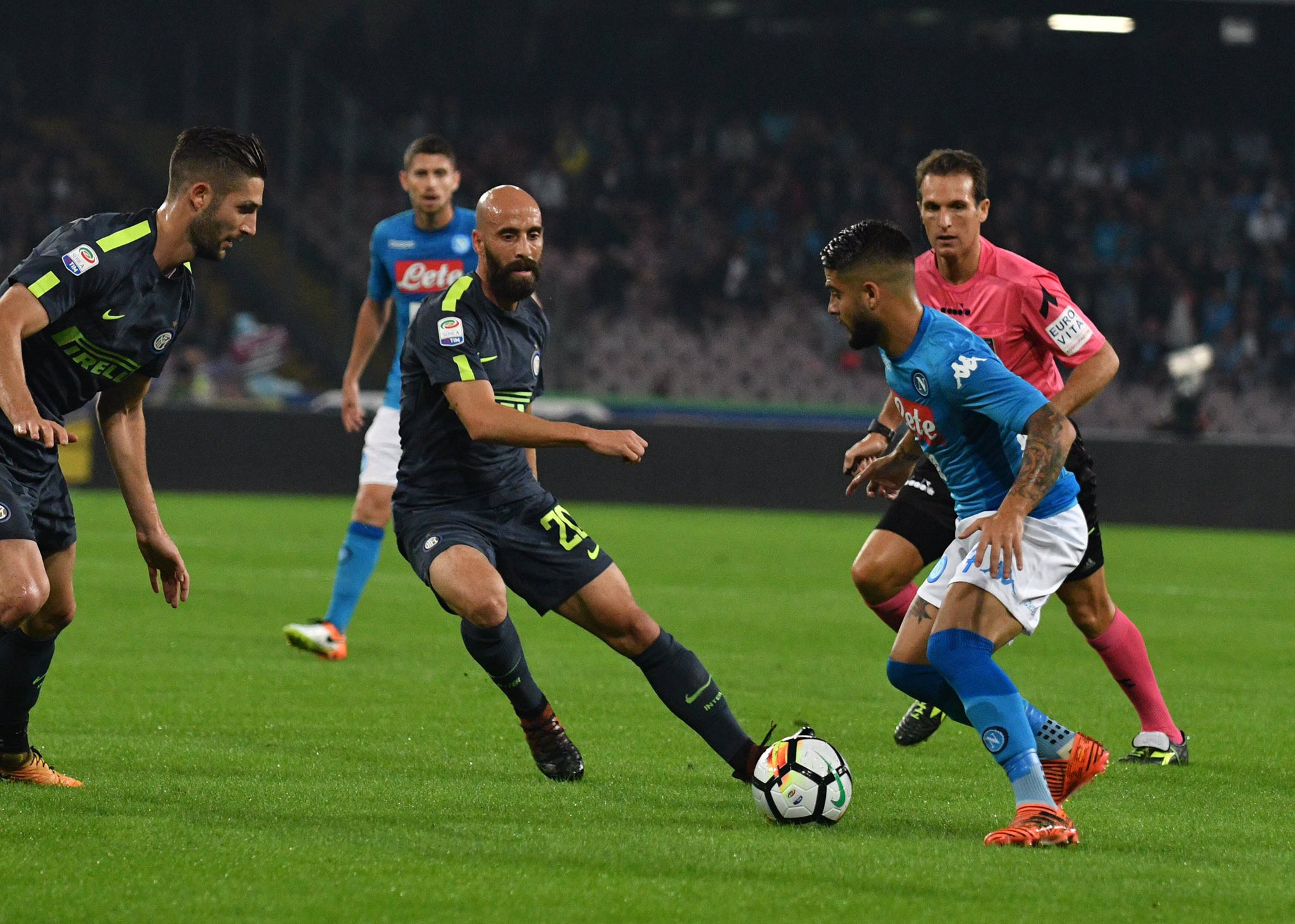 Napoli-Inter 0-0, Spalletti ferma la corsa di Sarri: azzurri ancora in testa Napoli-Inter 0-0, Spalletti ferma la corsa di Sarri: azzurri ancora in testa