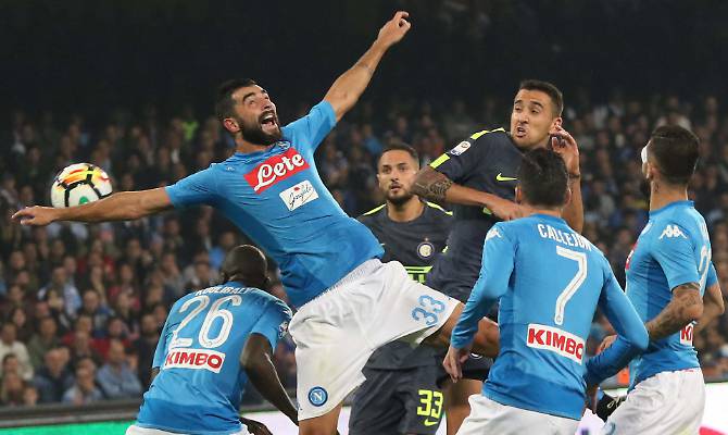 Napoli-Inter 0-0, pagelle / Handanovic para tutto. Un pareggio che è un punto scudetto