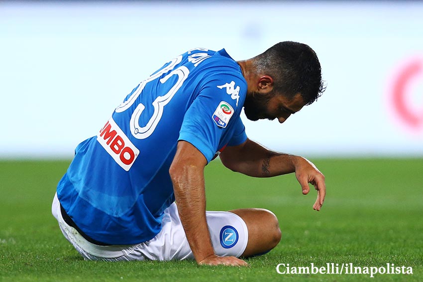 Il Napoli: “Albiol si è operato al tendine del ginocchio”