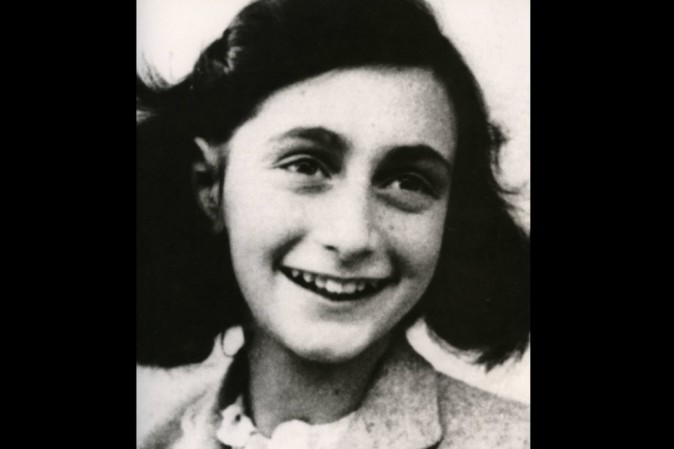 L’oltraggio ad Anna Frank non è paragonabile ai cori sul Vesuvio